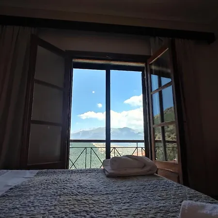 호텔 Mitikas *